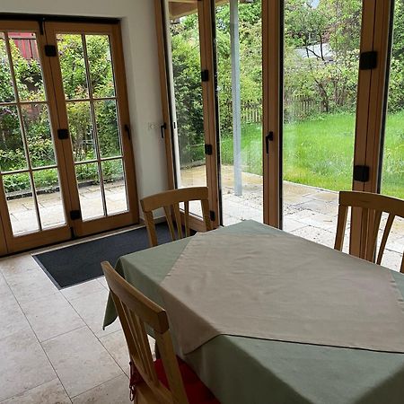 Barrierefreie 3-Zi.-Ferienwohnung Mit Gartenzugang In Ruhiger, Zentrumsnaher Lage Oberammergau Luaran gambar