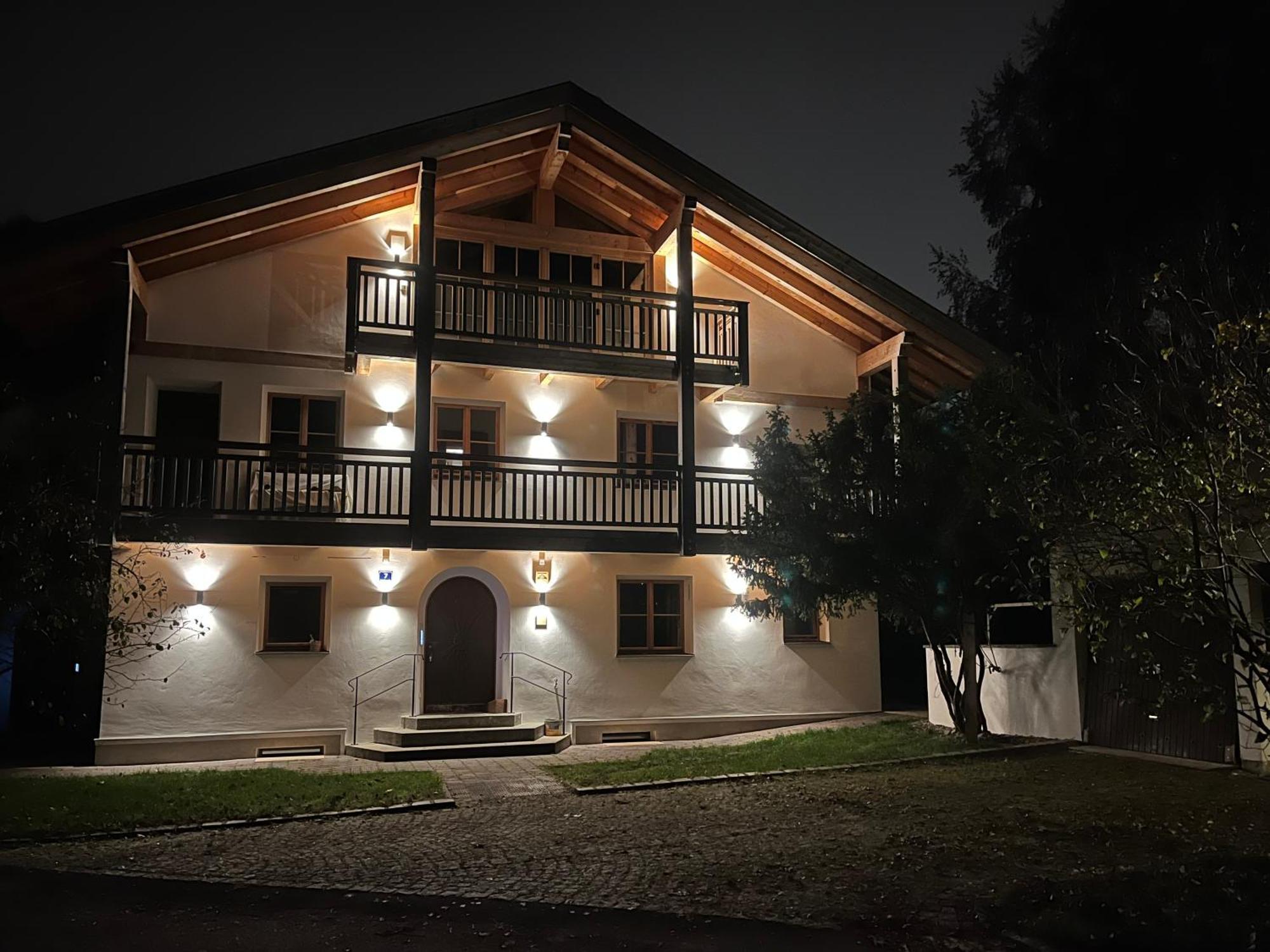Barrierefreie 3-Zi.-Ferienwohnung Mit Gartenzugang In Ruhiger, Zentrumsnaher Lage Oberammergau Luaran gambar